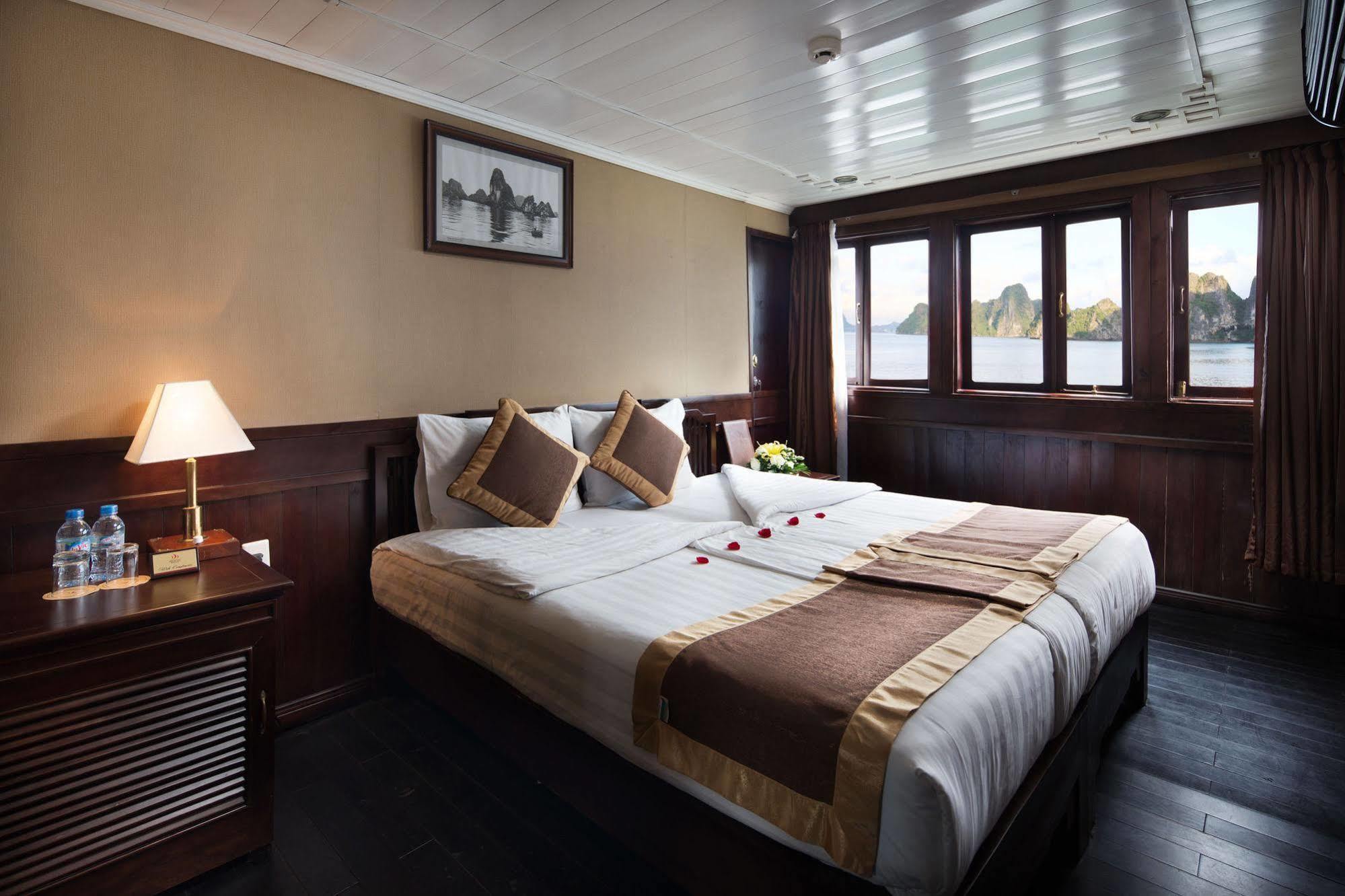 Pelican Classic Cruise Hạ Long Extérieur photo