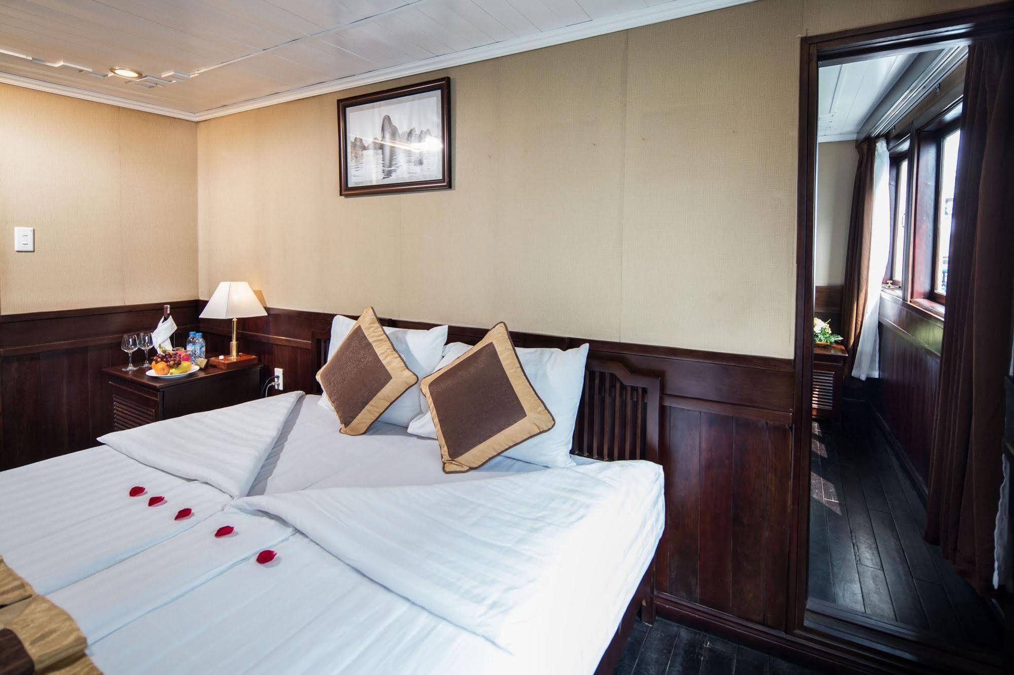 Pelican Classic Cruise Hạ Long Extérieur photo